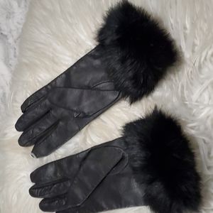 Ladies gloves size 8 Black
